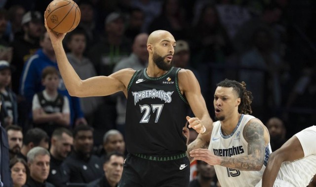 杰克逊28+12戈贝尔16+16 灰熊险胜森林狼