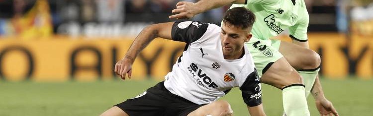 西甲保级生死战!巴伦西亚主场死磕比利亚雷,黄潜客场能否碾压颓势?