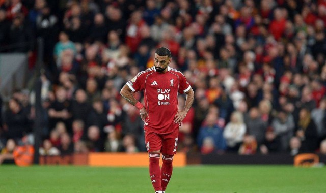 利物浦各项赛事遭遇4连败，大肆砸钱压垮了斯洛特？