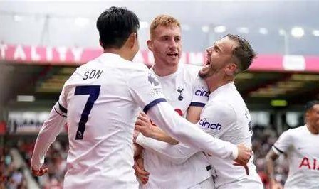 周日022法甲：朗斯VS尼斯 欧冠资格竞争者的直接对话