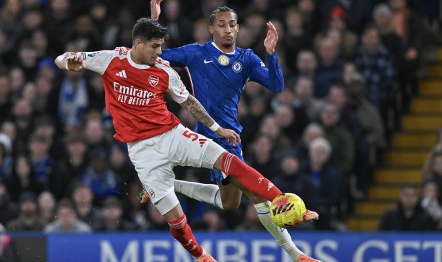 英超｜10人切尔西主场逼平阿森纳