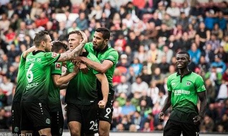 德甲：奥格斯堡VS莱比锡红牛赛前全方位分析与比分预测