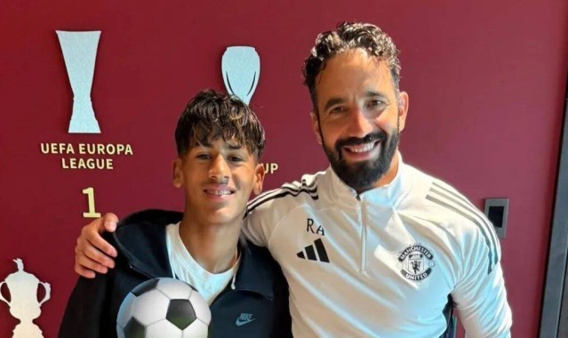 曼联疑似为青训新太子首秀铺垫！曝其不喜欢小梅西绰号，想做自己